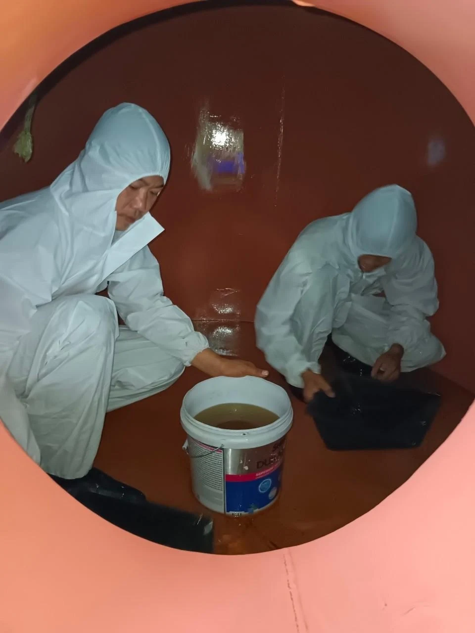 ทำความสะอาดพื้นที่อับอากาศ